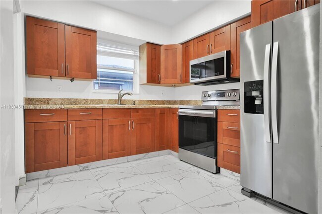 Building Photo - 820 NW 31st Ave