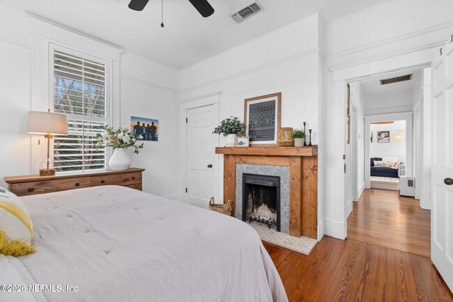 Building Photo - 4236 Melrose Ave