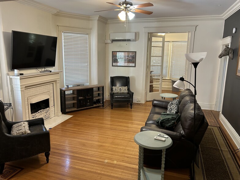 Living Room - 1228 Cherokee Rd