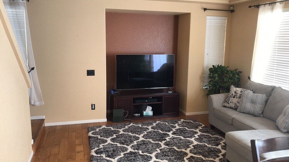 Building Photo - 8227 Mahogany Wood Ct
