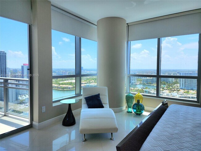 Building Photo - 3535 S Ocean Dr