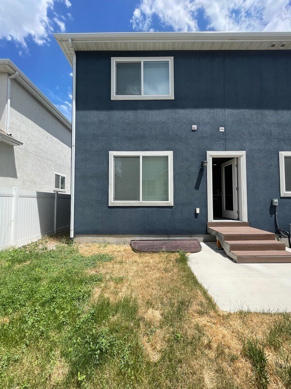 Building Photo - 521 N 20 W