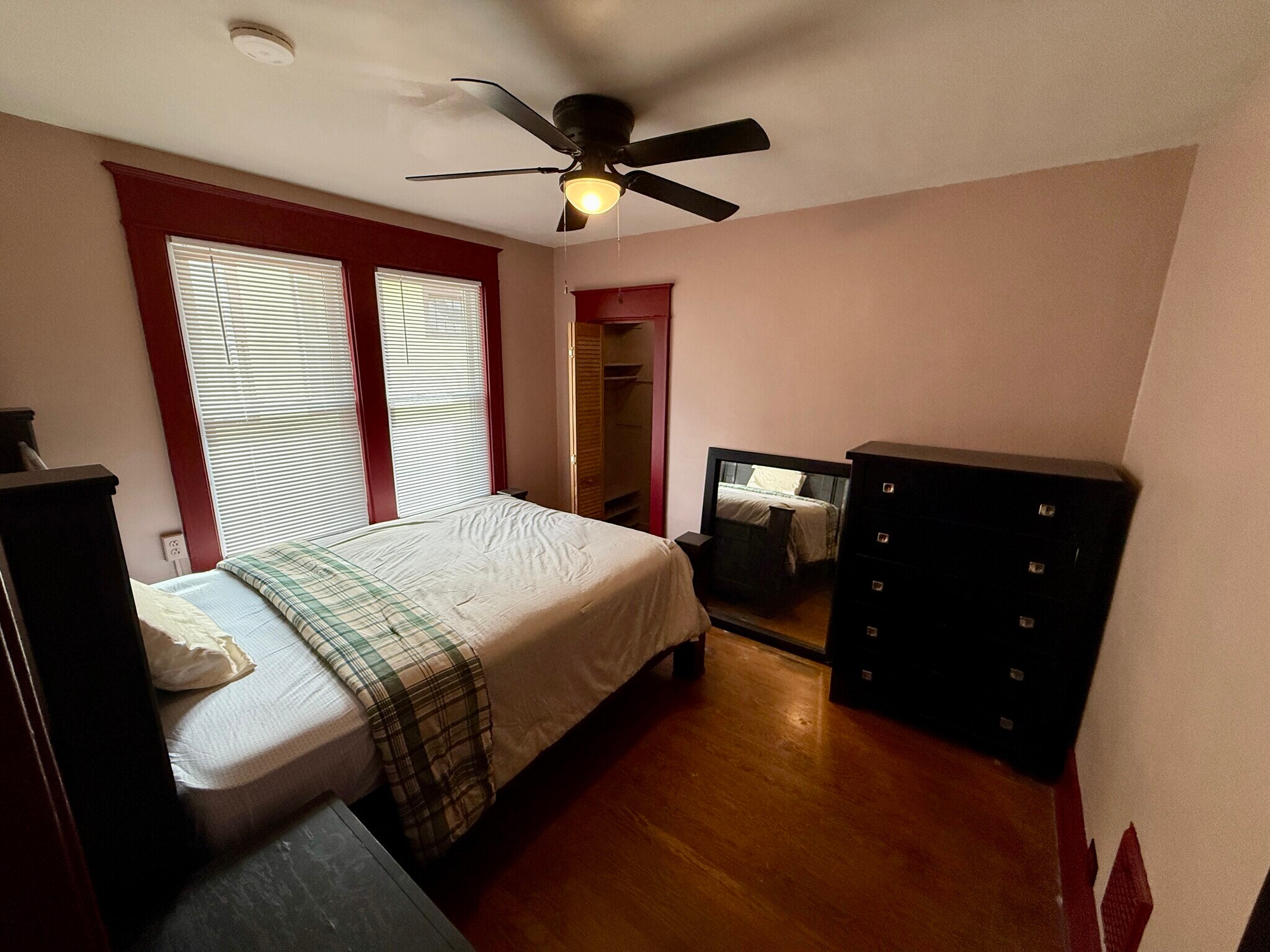 middle bedroom - 1005 Kellogg Ave