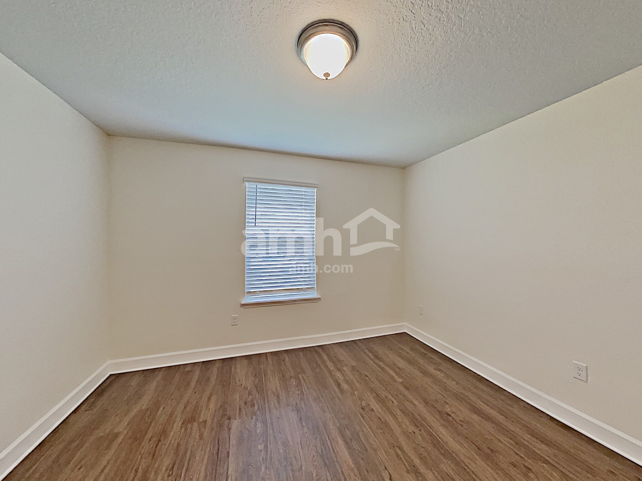 Building Photo - 8559 Highfield Ave