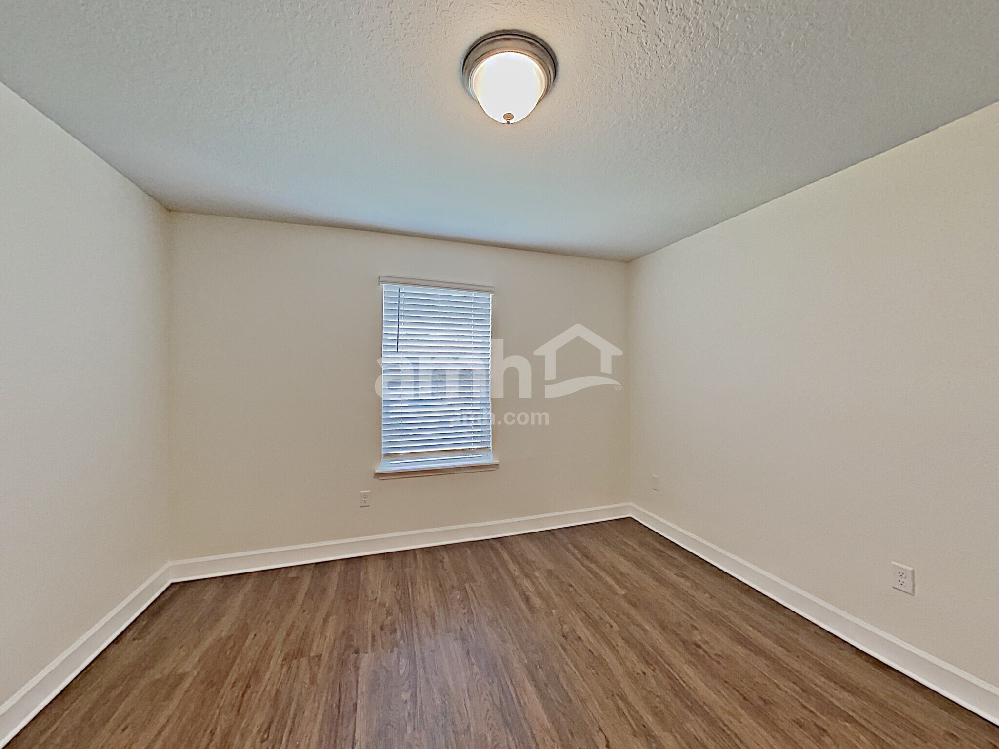 Building Photo - 8595 Highfield Ave