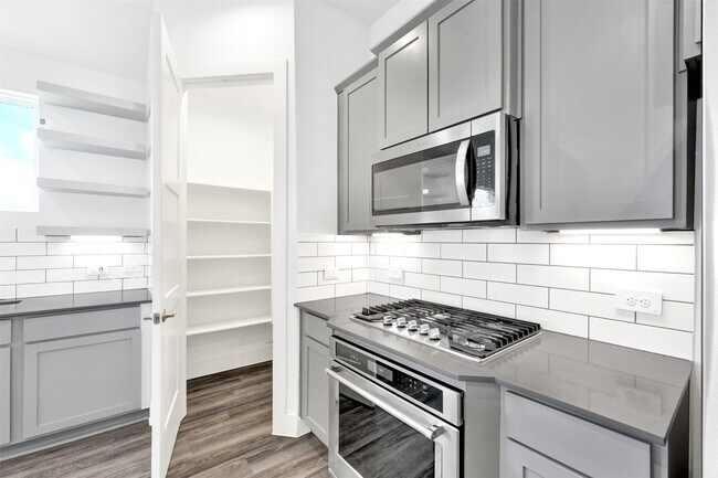 Building Photo - 153 Aurora Spgs Dr