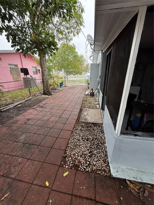 Building Photo - 710 N 66 Terrace