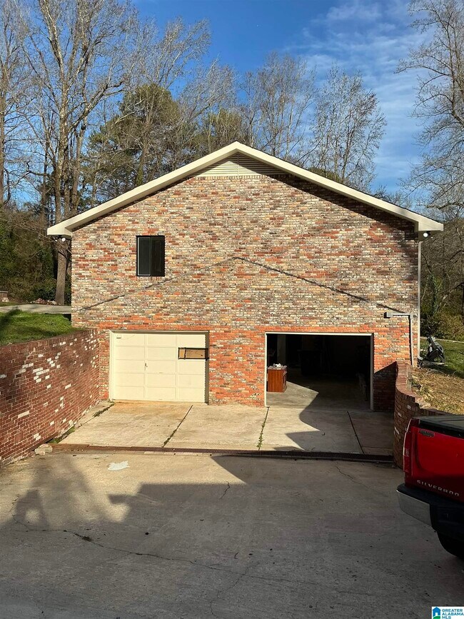 Building Photo - 4866 Overton Rd