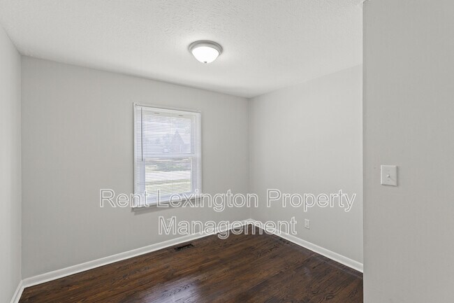 Building Photo - 604 Hi Crest Dr