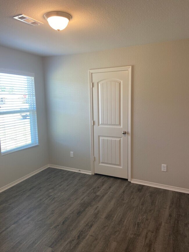 Building Photo - *Pre-leasing* Four Bedroom | Two Bath Home...