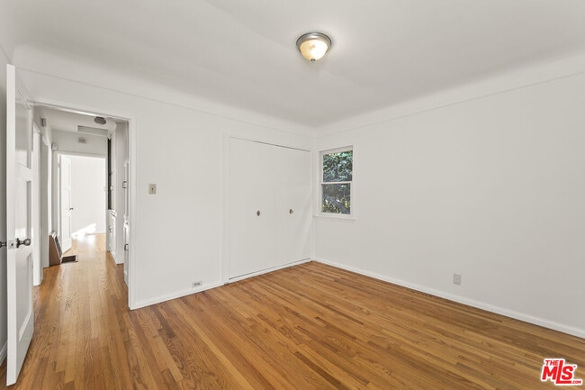 Building Photo - 5908 Abernathy Dr