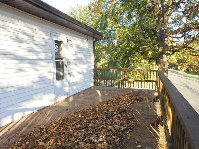 Building Photo - 1200 State St