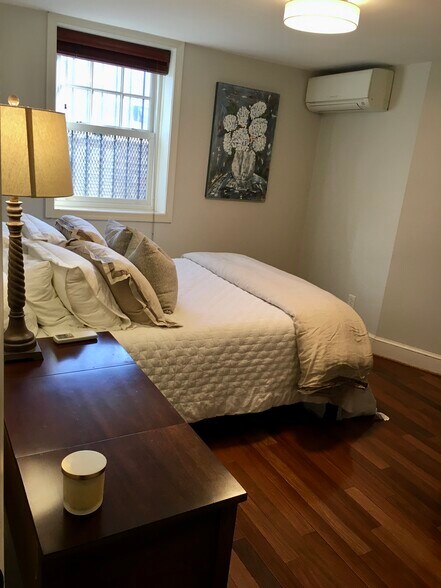 Building Photo - 337 Maryland Ave NE