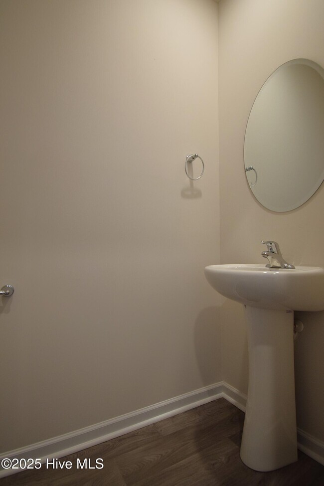 Building Photo - 3605 Sedge Dr