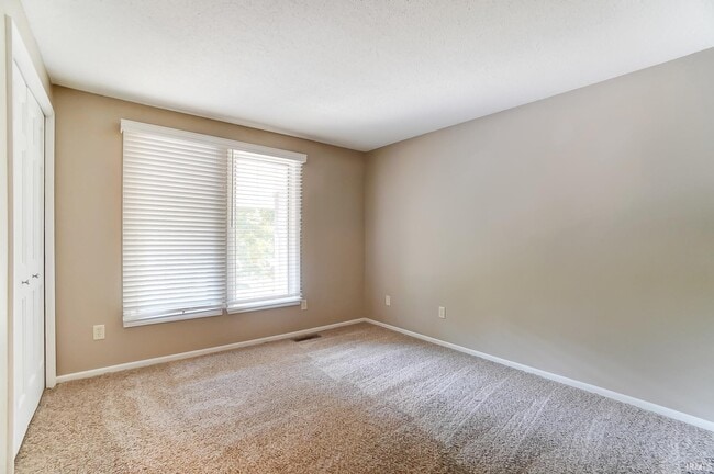Building Photo - 5931 Spring Oak Ct