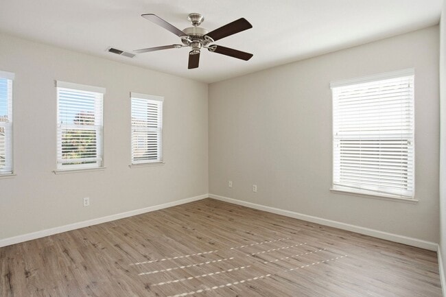 Building Photo - SPACIOUS & CLEAN 2 STORY, 4 BEDROOM, 2.5 BATH IN NATOMAS