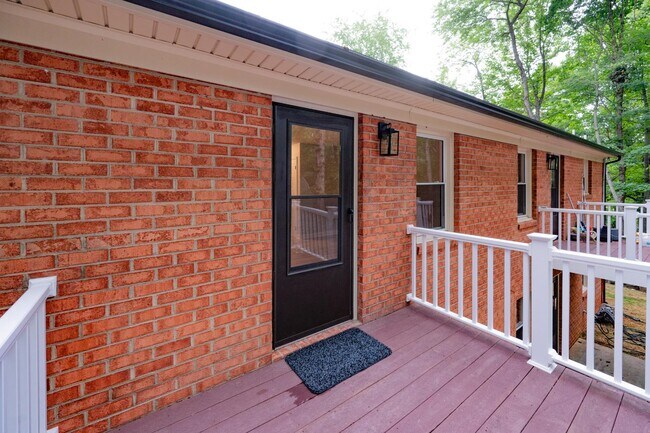 Building Photo - 691 Timberlake Dr