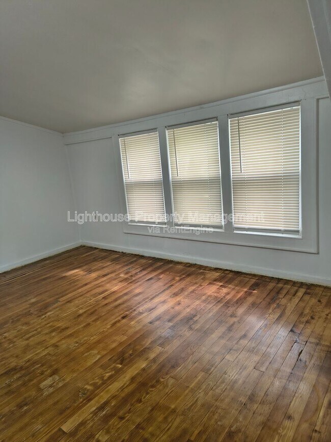 Building Photo - 3041 Lemuel St