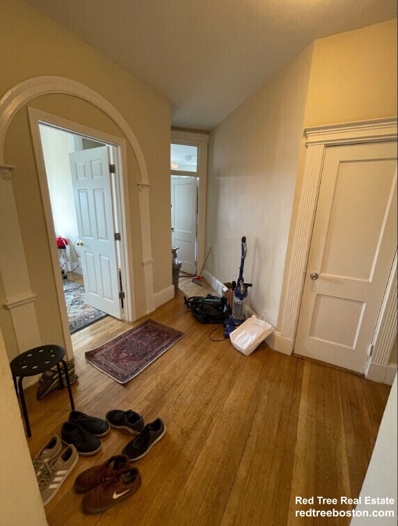 Apt 32 - 39 Hemenway St