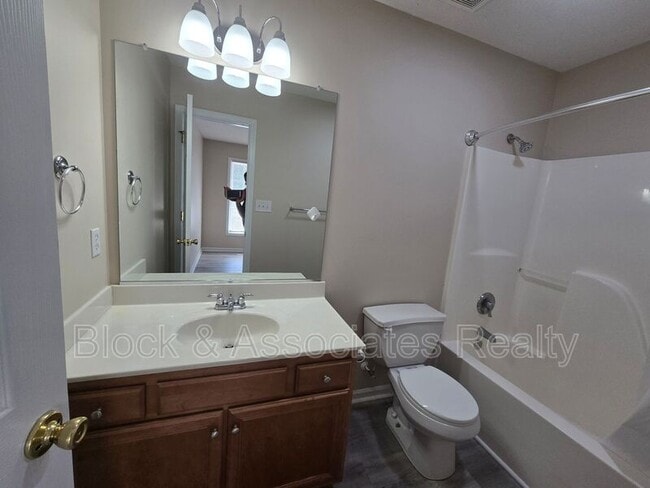 Building Photo - 108 Maple Grove Ct