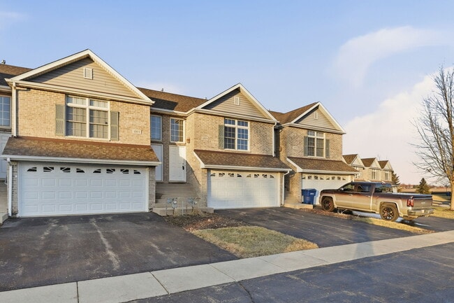 Building Photo - 1275 Penny Ln