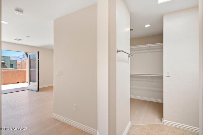 Building Photo - 3121 N Olsen Ave