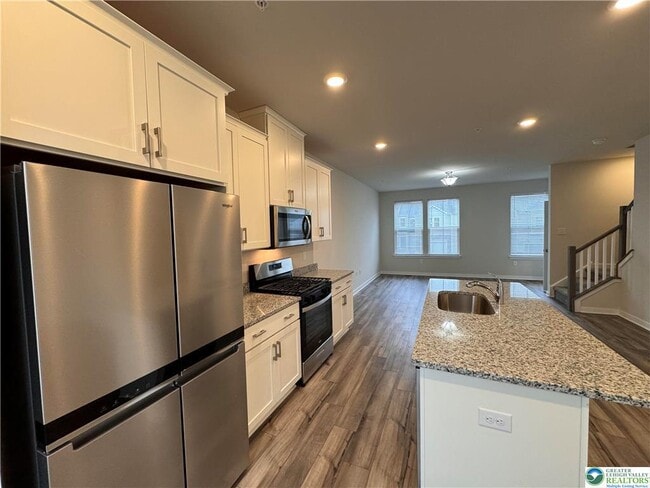 Building Photo - 7634 Clayton Ave