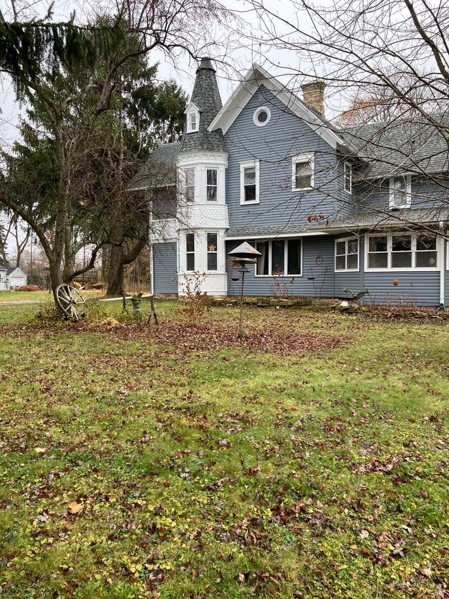 Building Photo - 11901 W Saint Martins Rd