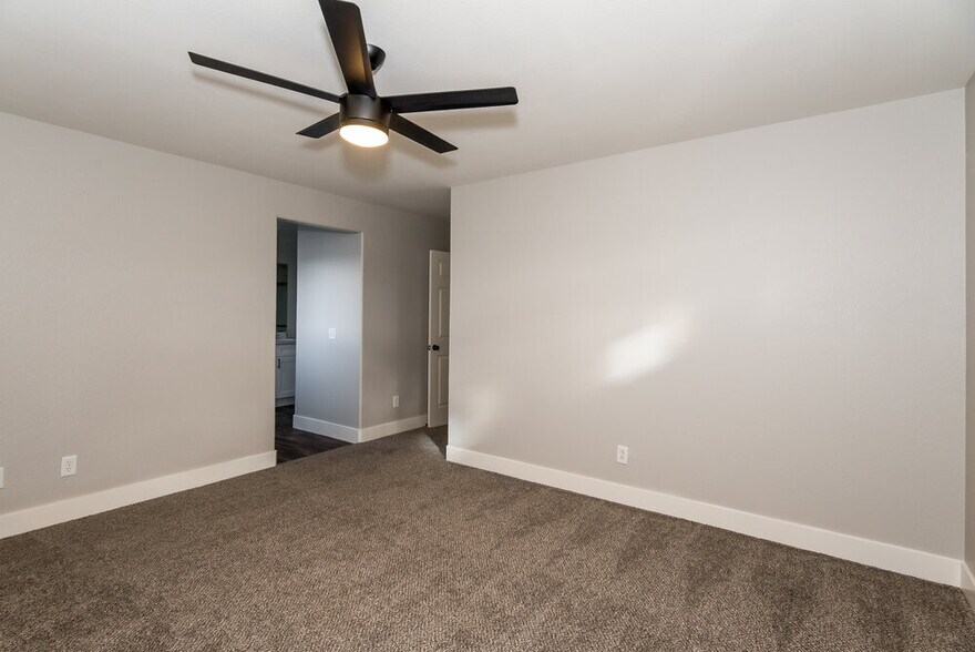 Building Photo - 6002 Aripeka St