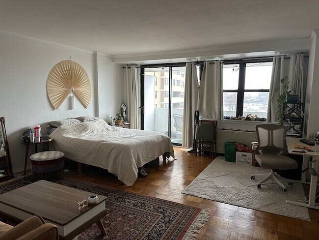 Building Photo - 6 Whittier Pl