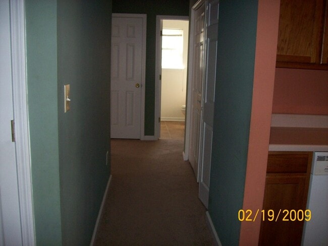 Building Photo - 3 Bedroom, 2.5 Bath Home