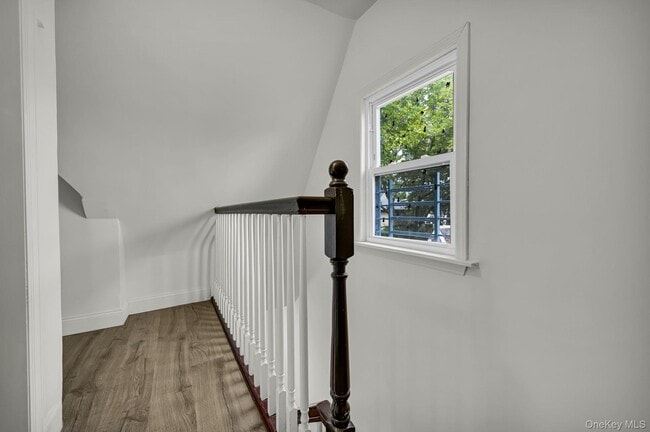 Building Photo - 555 S 5th Ave