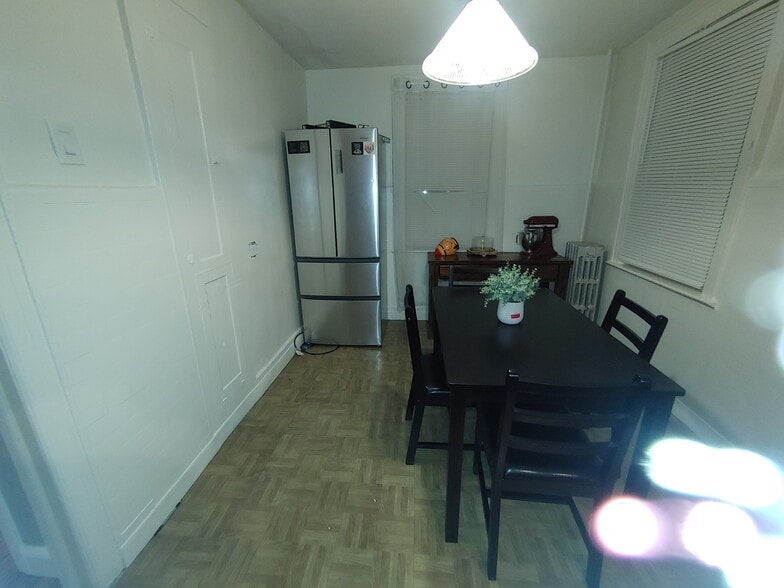Kitchen - 4137 Boyd Ave