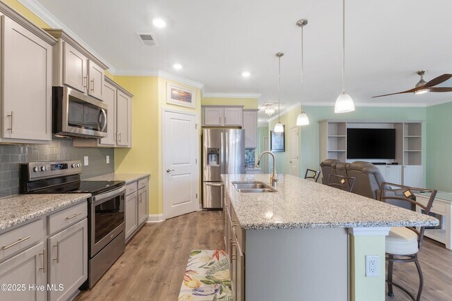 Building Photo - 614 Silos Wy