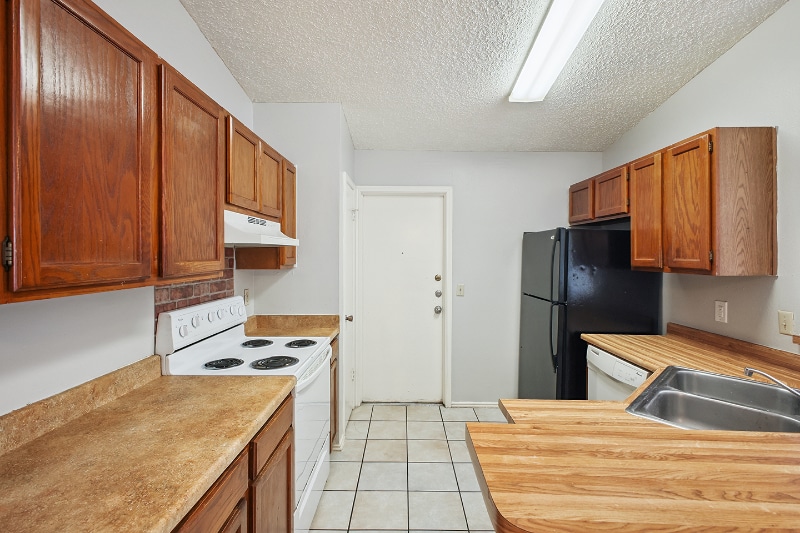 Building Photo - 5522 Lochmoor