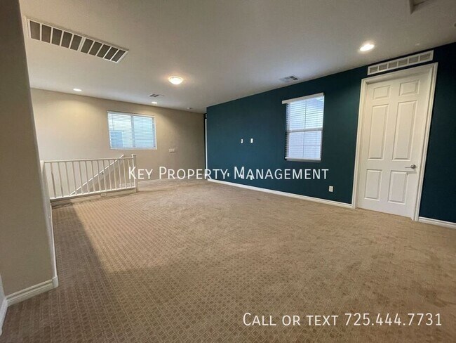 Building Photo - SPACIOUS AND UPGRADED 4 BEDROOM HOME NEAR ...