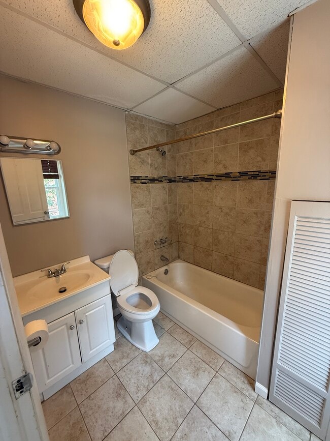 Building Photo - 117 S 22nd St