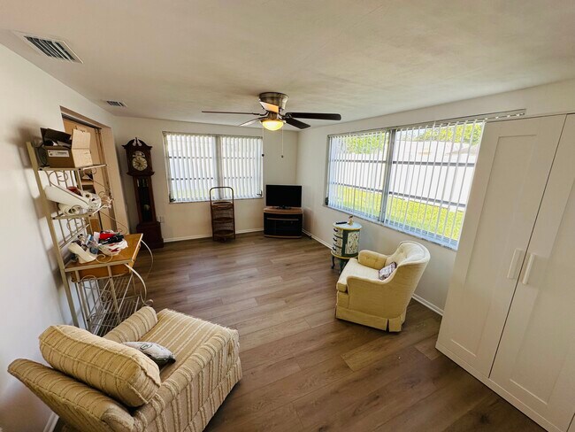 Building Photo - 5202 Overton Dr