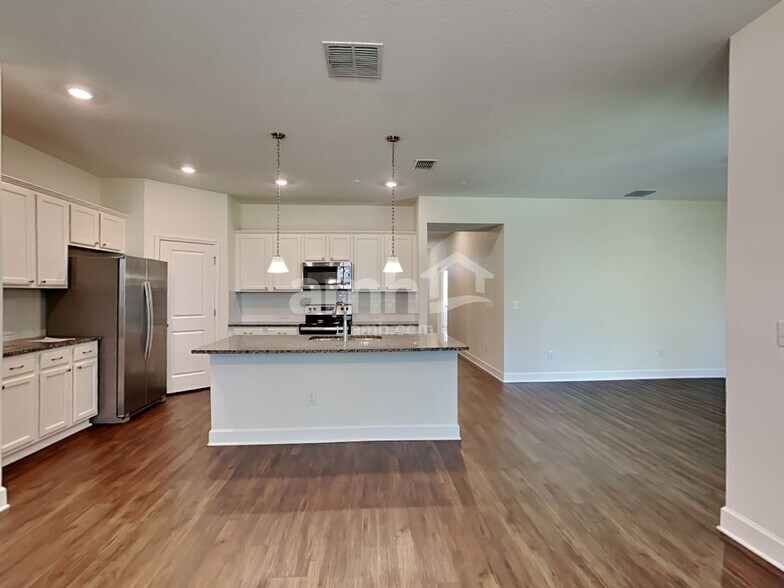 Building Photo - 3783 Lake Bluff Loop