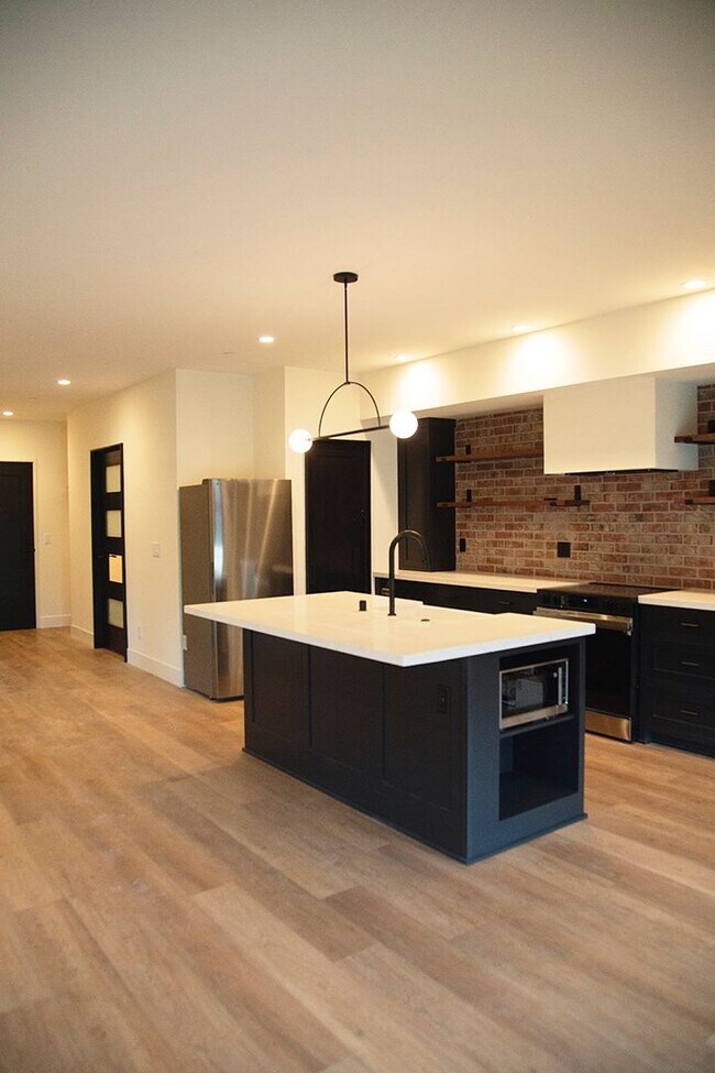 Building Photo - East Sacramento - New Construction 1 bedroom + office/ 1 bathroom