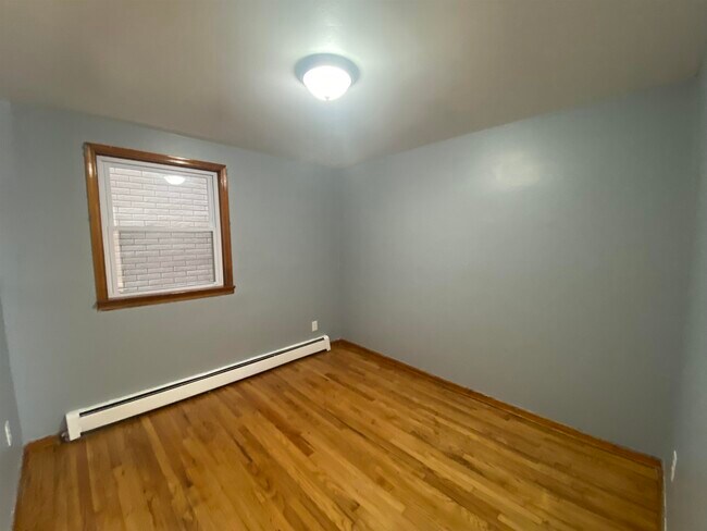 Building Photo - 468 Avenue A
