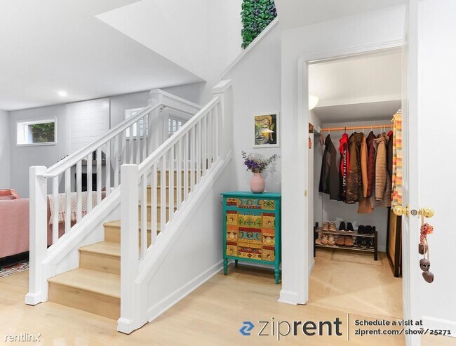 Building Photo - 3 br, 2.5 bath Townhome - 17111 3rd Place ...