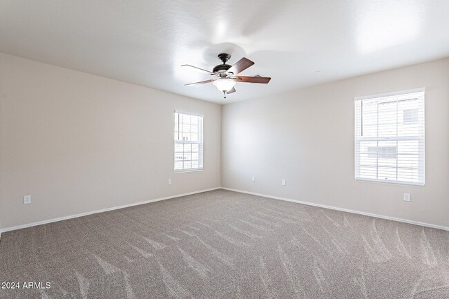 Building Photo - 445 W Mountain Sage Dr