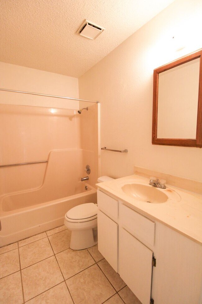 Building Photo - 6214 Ridge Glade St