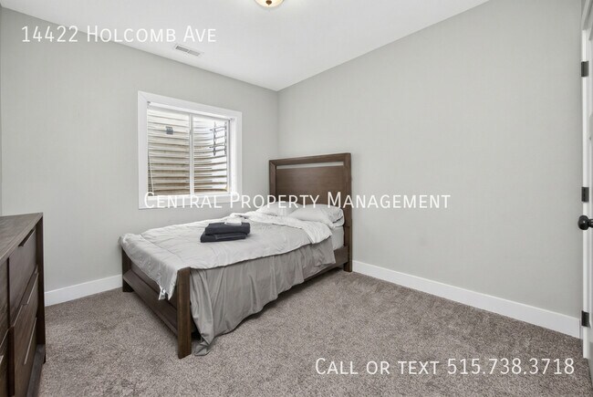 Building Photo - 14422 Holcomb Ave