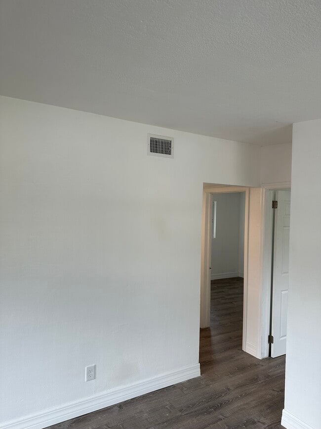 Building Photo - 2383 Chaucer St