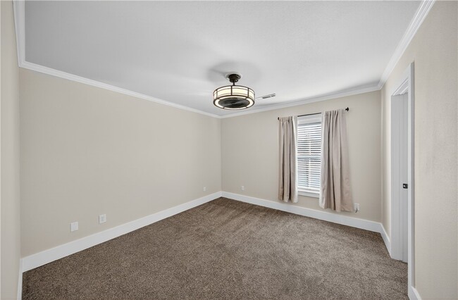 Building Photo - 1221 Chancery Ln