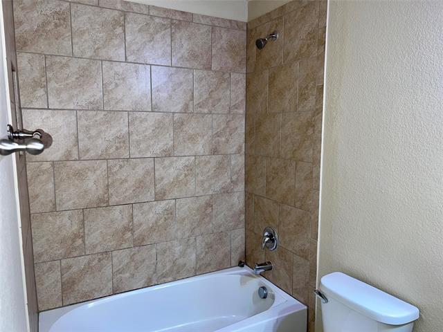 Building Photo - 8 Mapleridge Dr