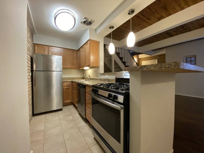 Kitchen with stainless steel appliances - 2714-20 N. Mildred