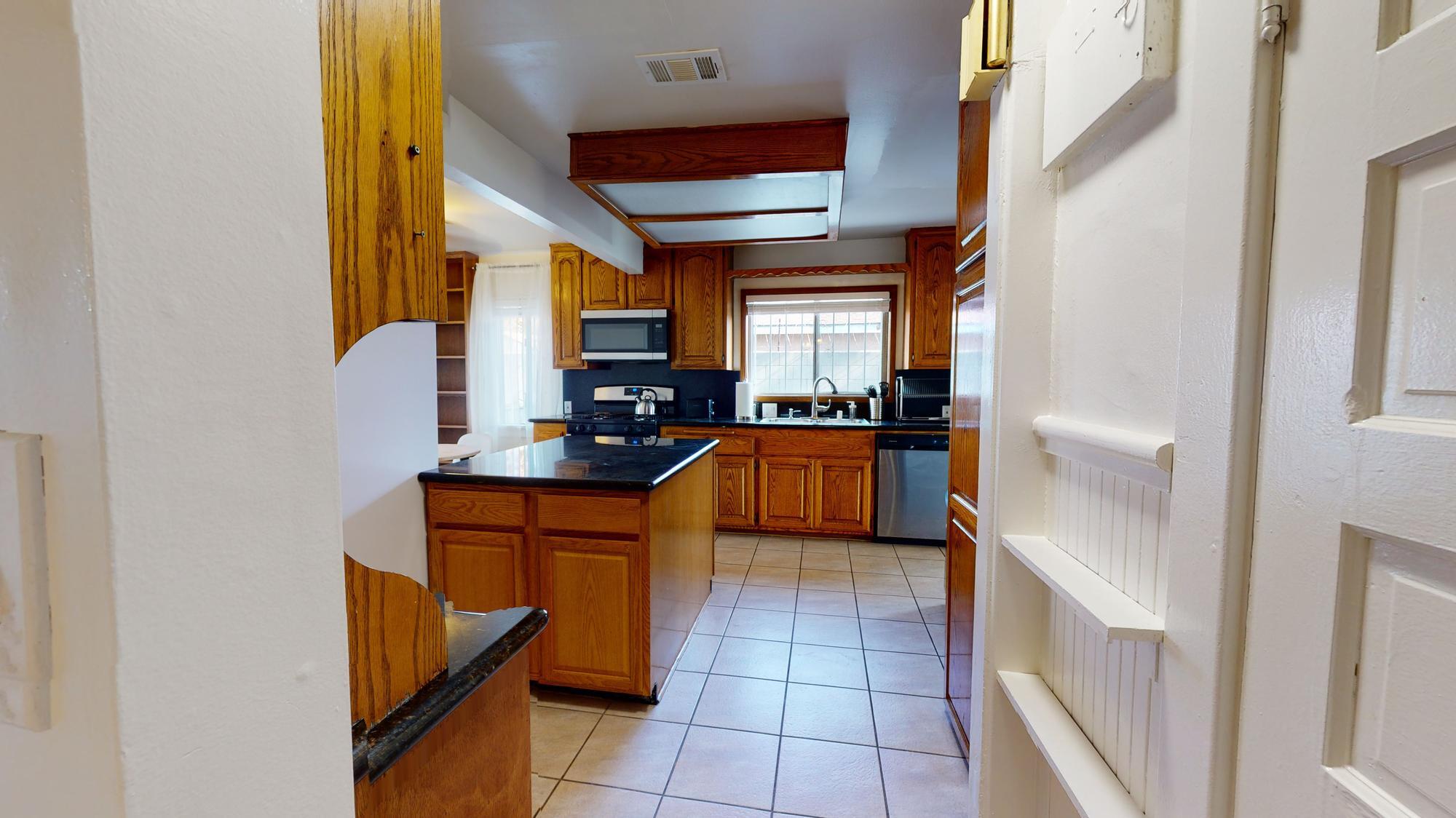 Building Photo - 3423 W 58th Plz